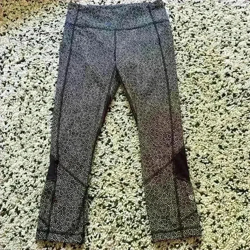 Lululemon Leggings, size 4